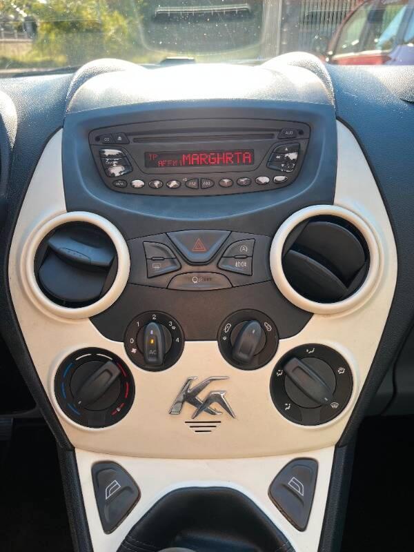 Ford Ka 1.2 Titanium s esp,tcs 69cv E5