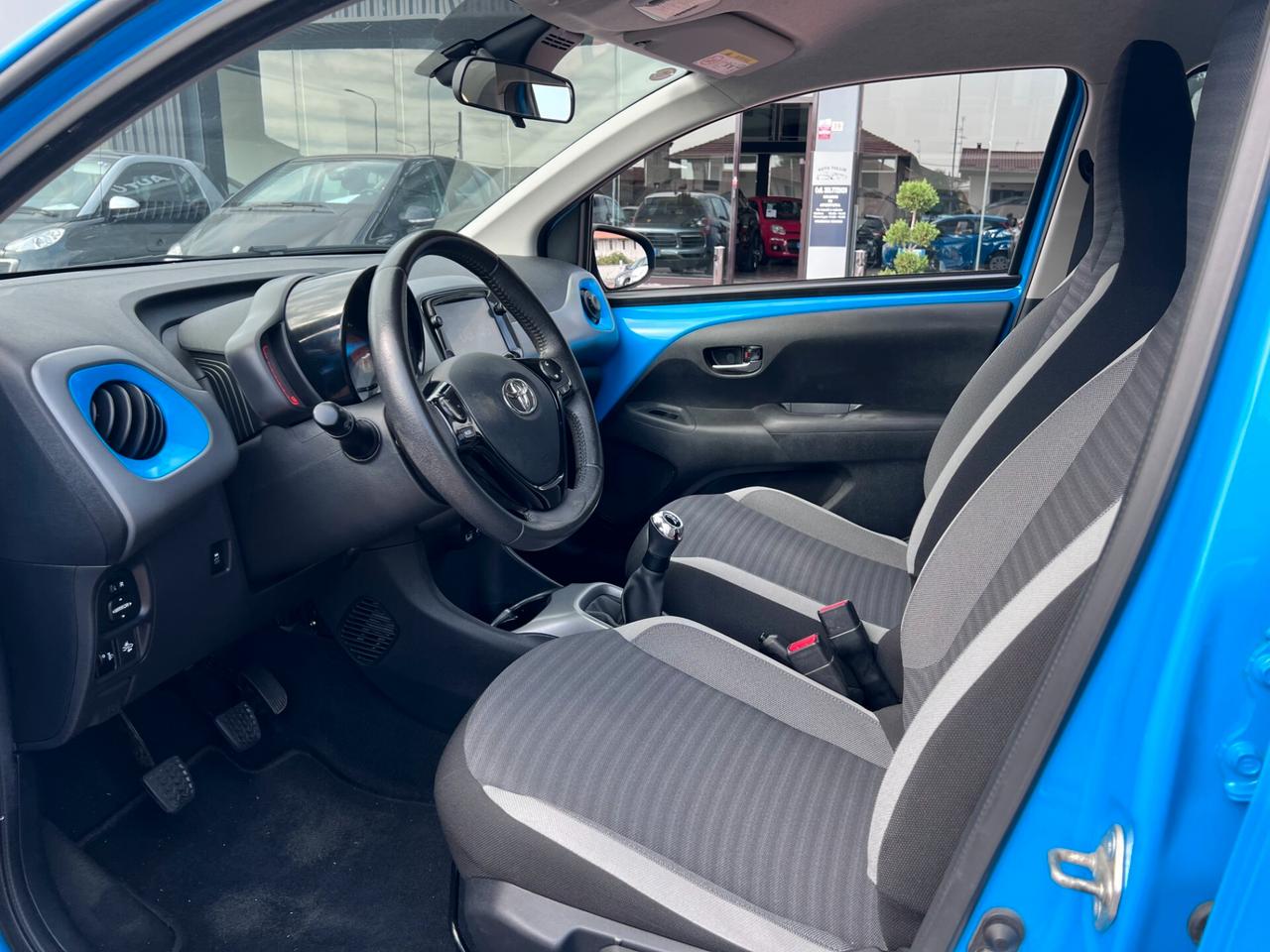 Toyota Aygo Connect 1.0 VVT-i 72 CV 5 porte x-clusiv