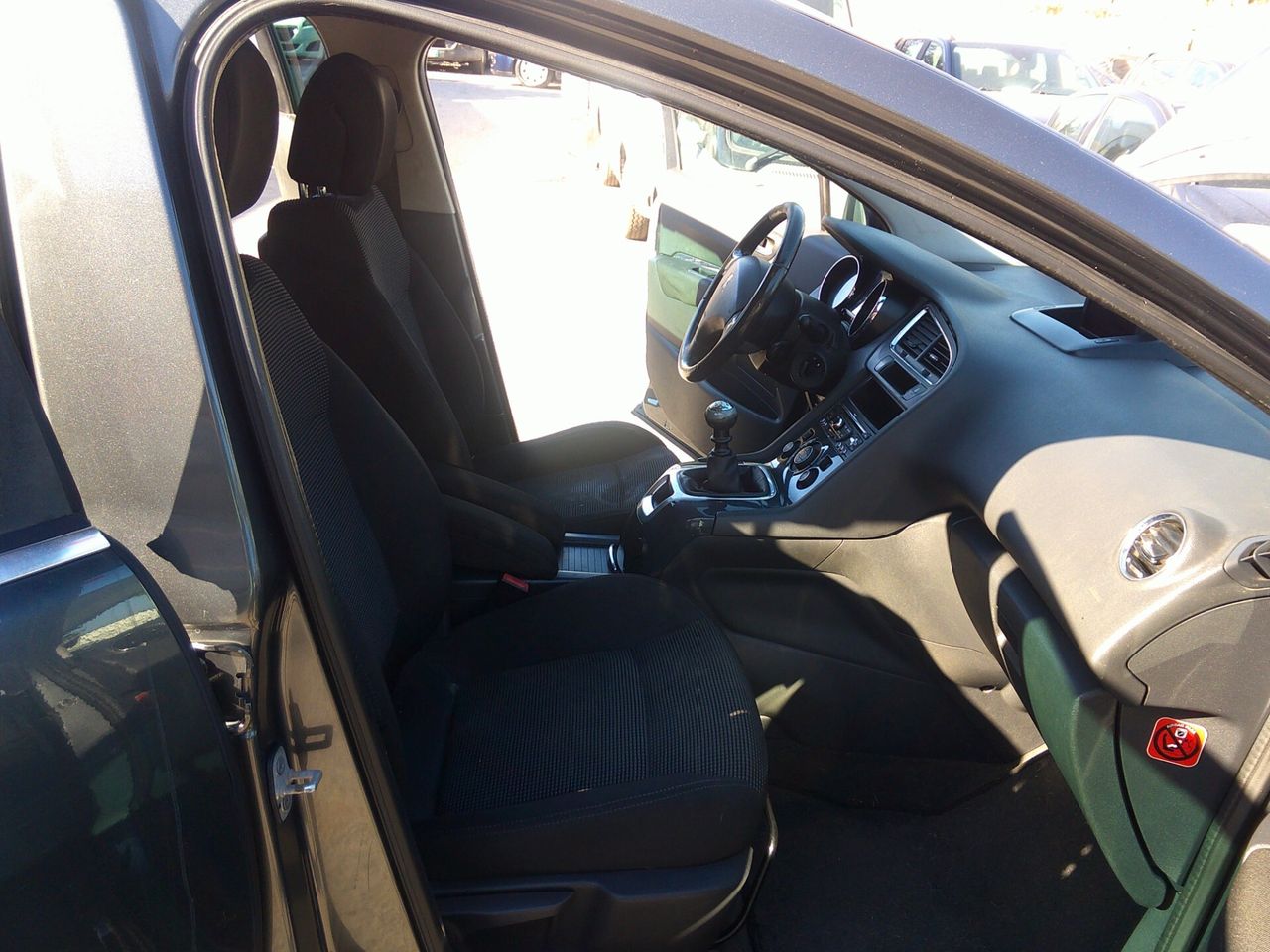 Peugeot 5008 2010 photo 5