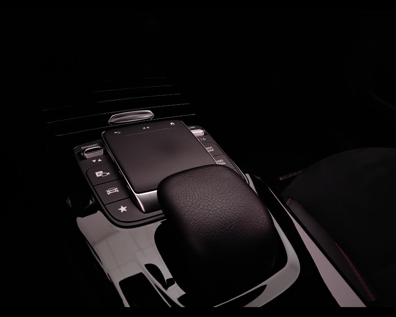 Mercedes-Benz Classe A - W177 2018 - A 200 d Premium Night edition auto