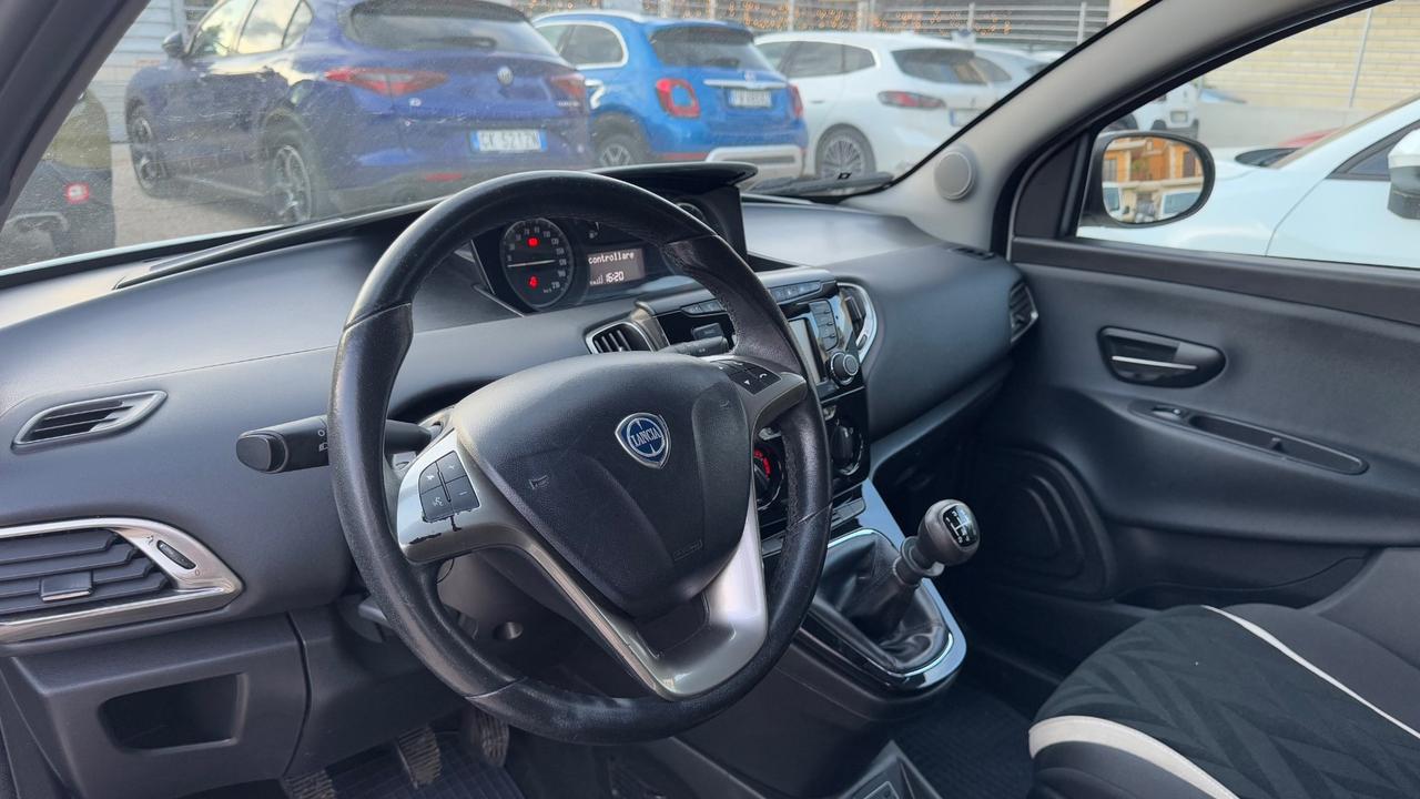 Lancia Ypsilon 1.2 69 CV 5 porte GPL Ecochic Gold