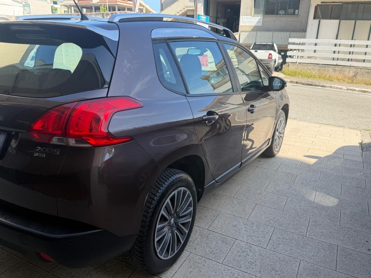 Peugeot 2008 1.6 e-HDi 115 CV Stop&Start Allure