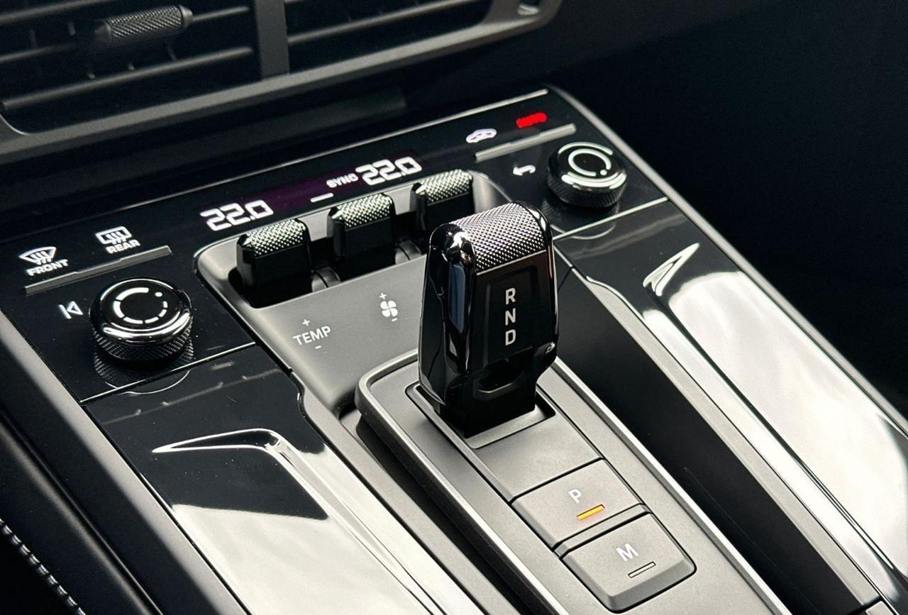 PORSCHE 992 Carrera 4 GTS 992.2 *Alcantara-LED Matrix-Finanz*