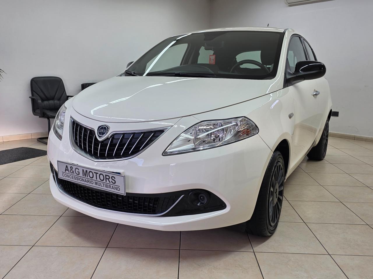 LANCIA YPSILON 1.0 FireFly S&S HYBRID SILVER
