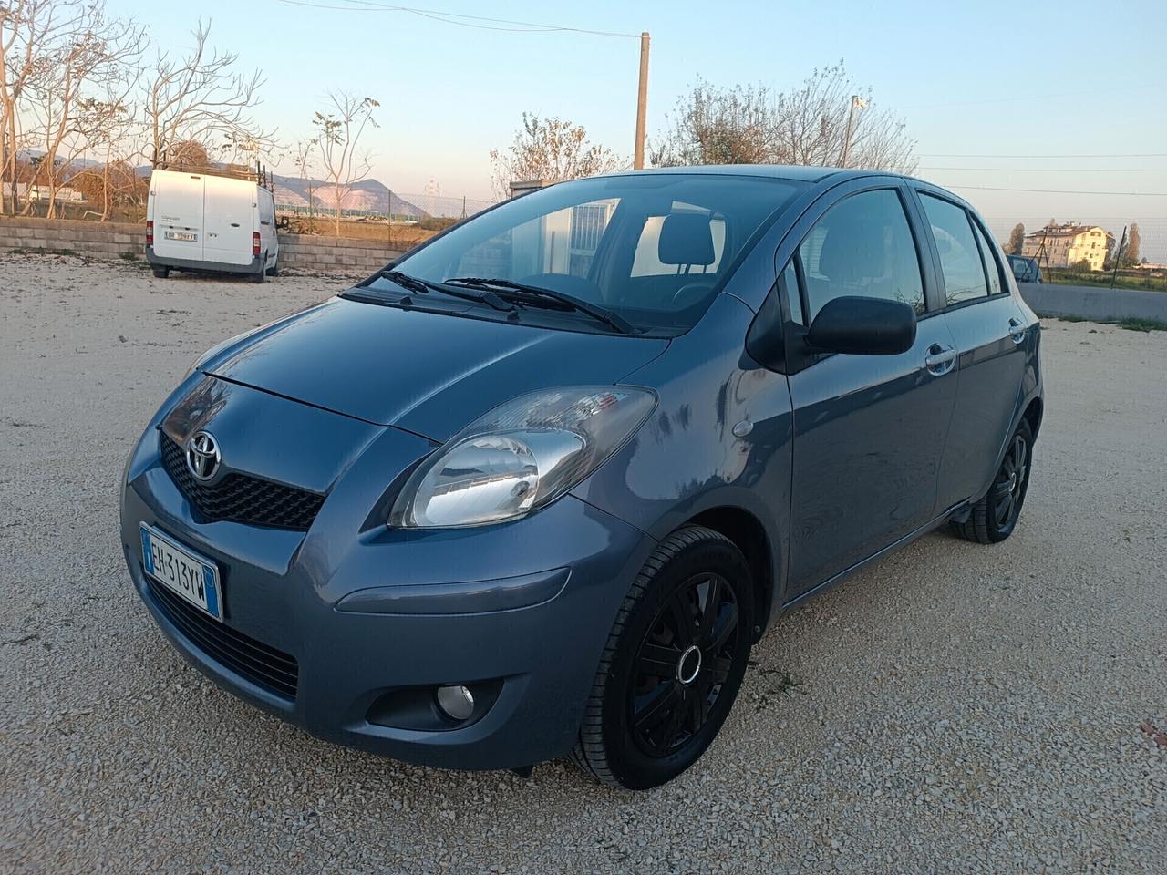 Toyota Yaris 1.3 benzina garanzia