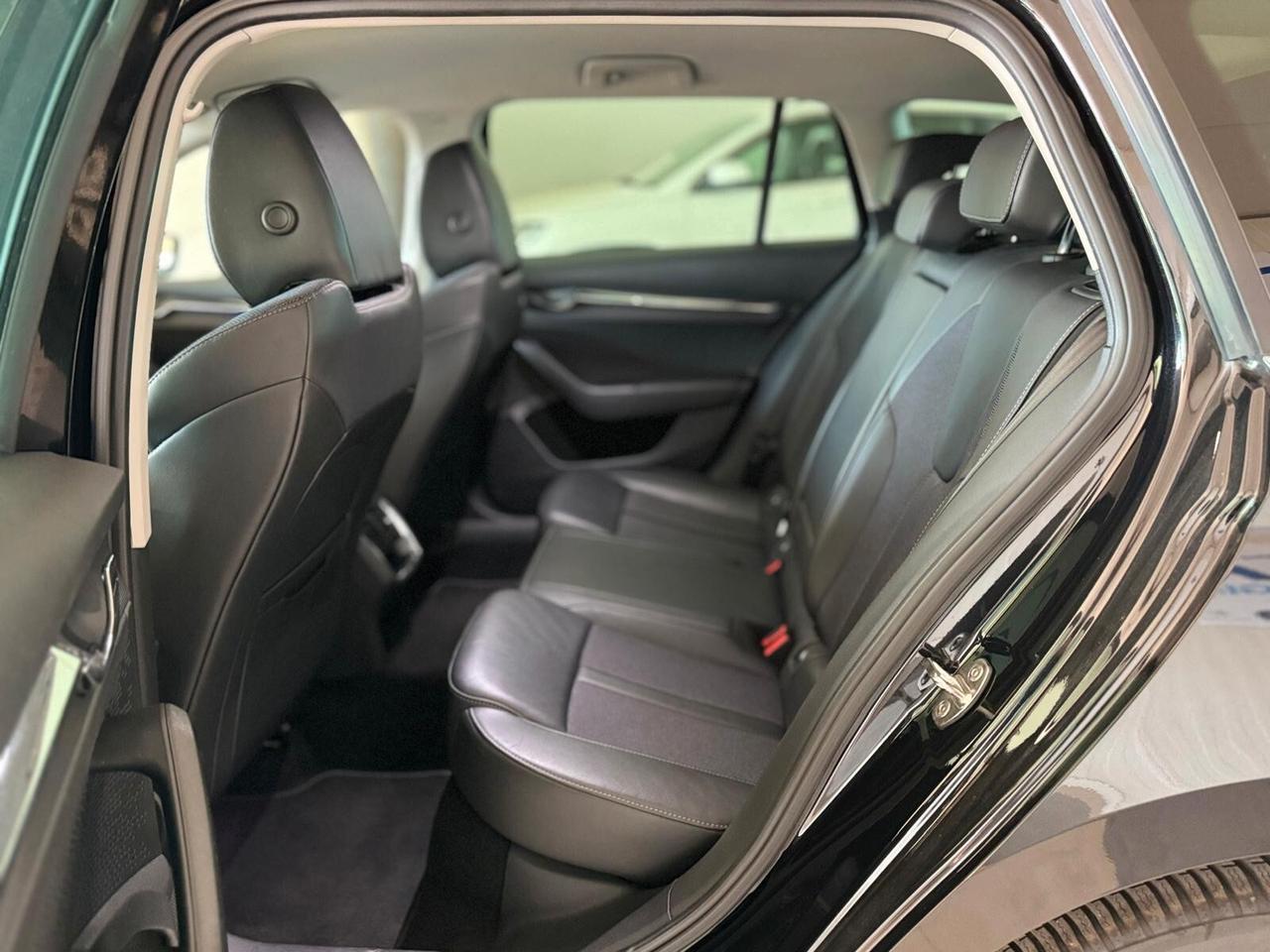 Skoda Octavia 2.0 TDI EVO SCR DSG Wagon Sportline