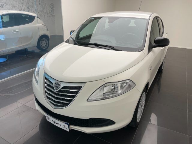 LANCIA Ypsilon 1.2 69 CV 5 porte GPL Ecochic Silver