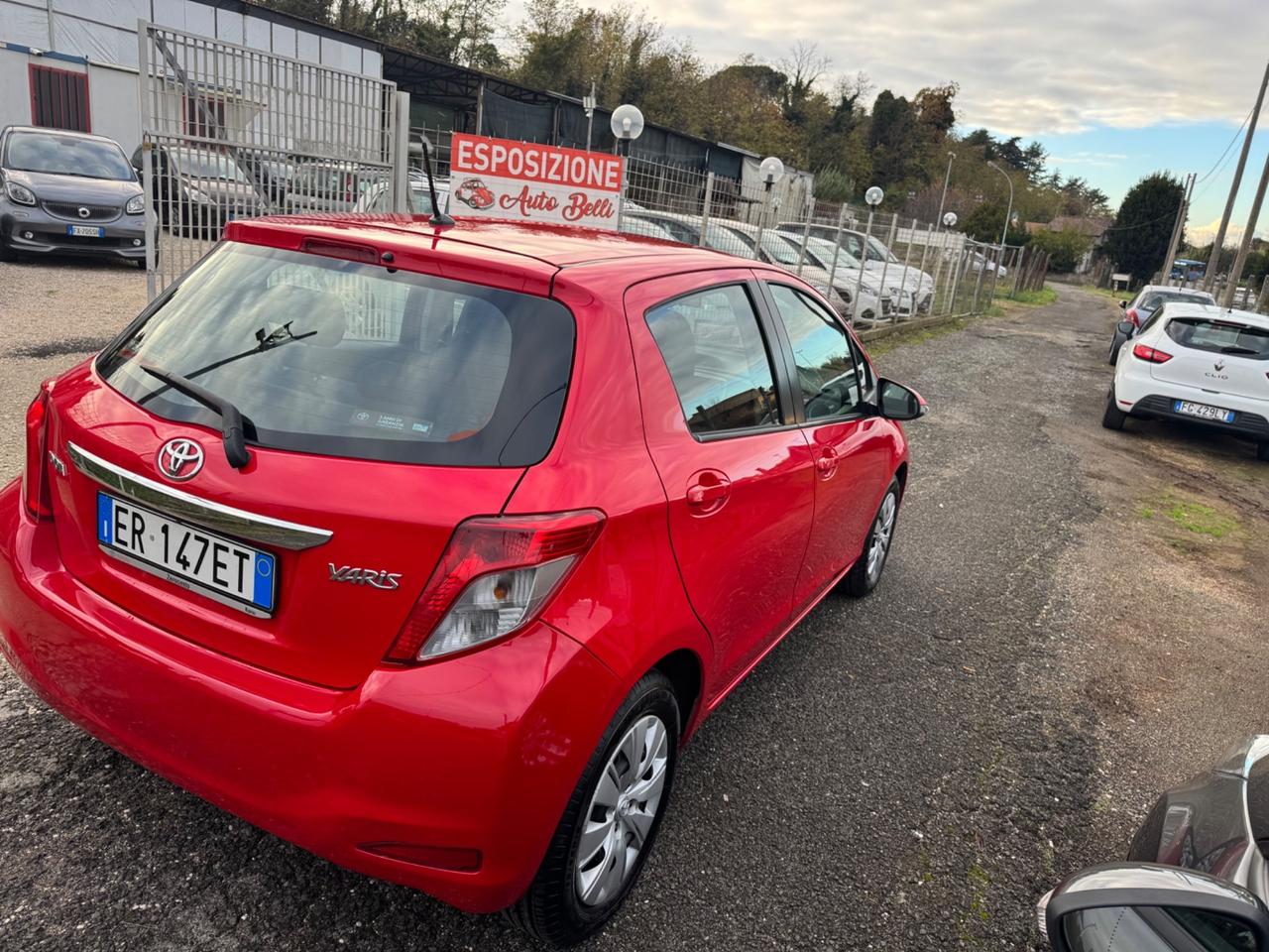Toyota Yaris 1.0 5 porte Lounge NEOPATENTATI
