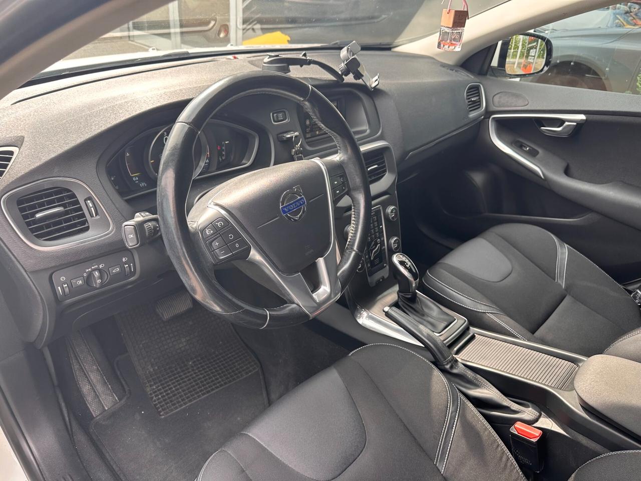 Volvo V40 D2 1.6 Powershift Business Edition