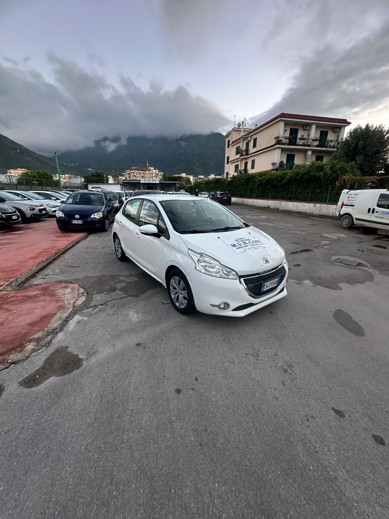 Peugeot 208 PureTech 82 5 porte Allure