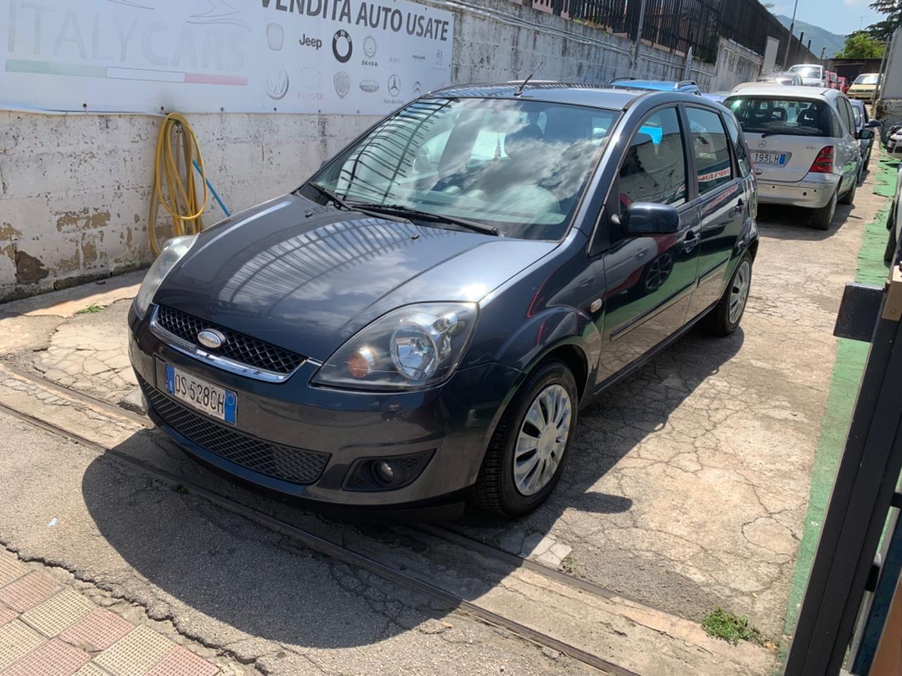 Ford Fiesta 1.4 16V 5p. Ghia