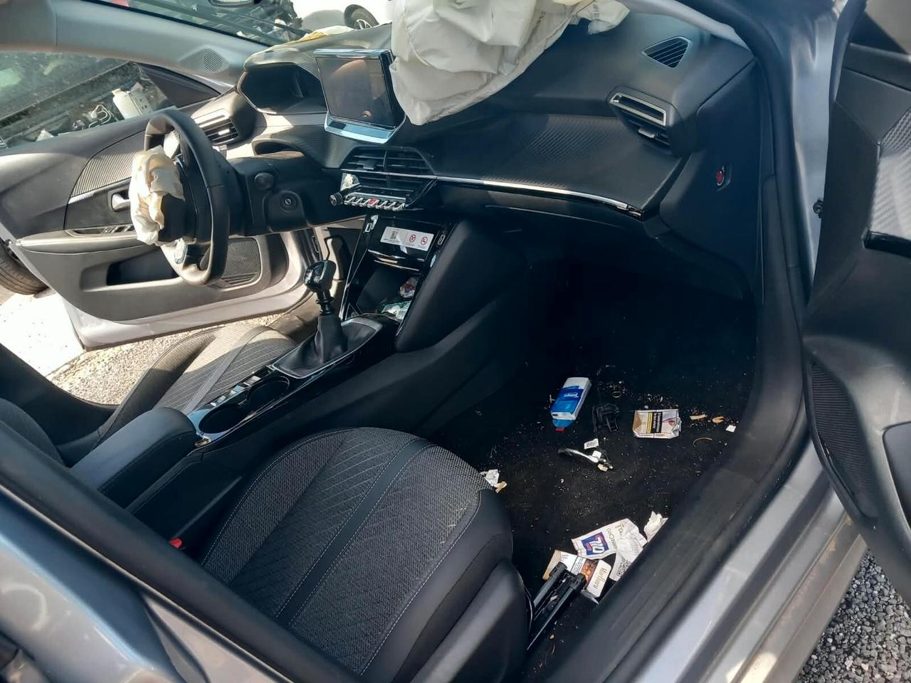 Peugeot 208 PureTech 100 Stop&Start 5 porte Business sinistrata