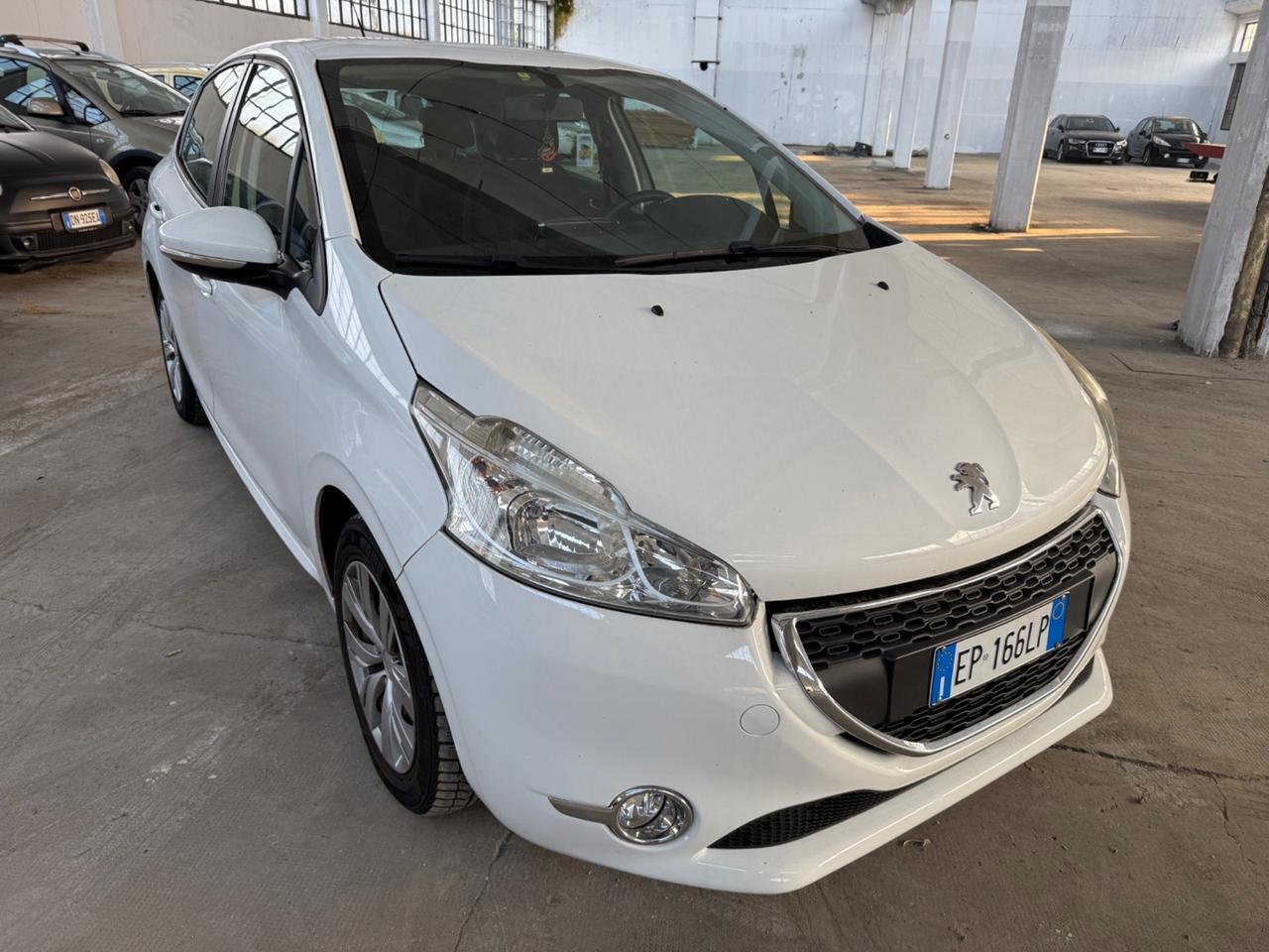 Peugeot 208 1.2 VTi 82 CV 5 porte NEOPATENTATI