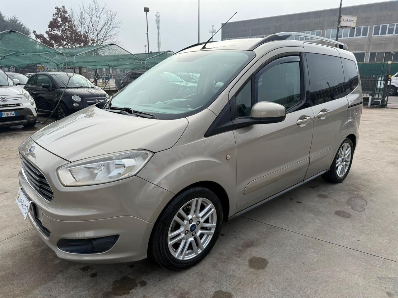 Ford Tourneo Courier 1.0 EcoBoost 100 CV Titanium