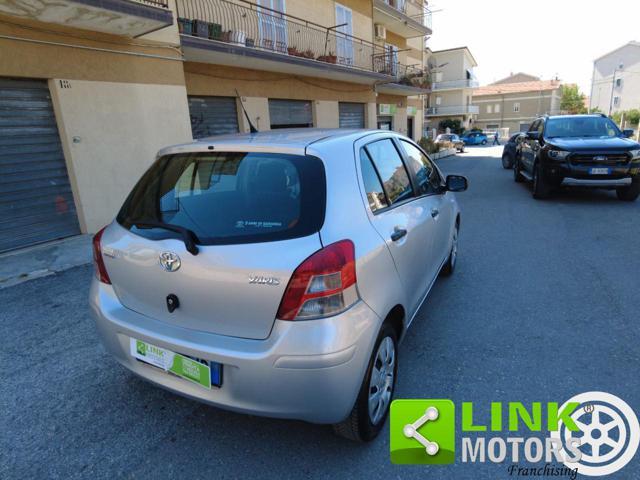 TOYOTA Yaris 1.0 5 porte