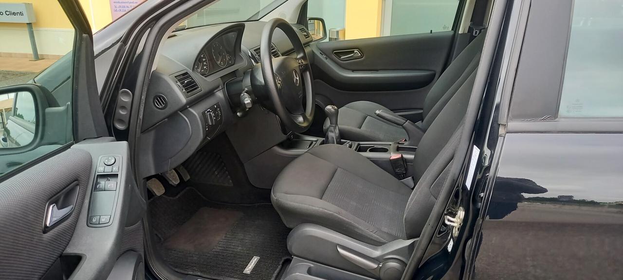 Mercedes-Benz Classe A 160 Benzina cc. 1.5 CV. 95 Cambio Manuale 5 Porte 5 Posti SOLO 62.060 KM. Utilizzabile anche per i Neopatentati.