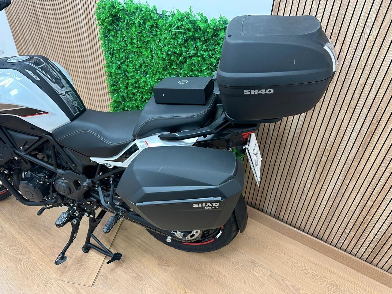 BENELLI TRK 502 X TRK502X + SET 3 VALIGE 2024