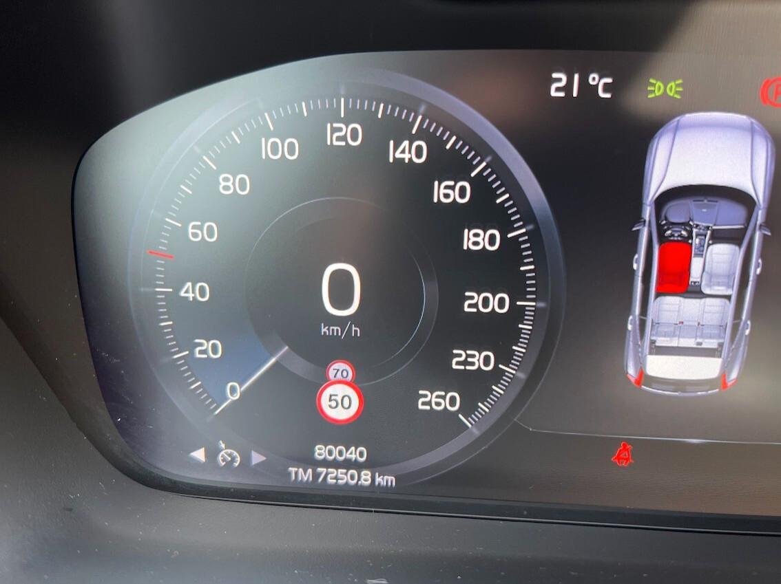 Volvo XC40 1.5 t2 Momentum Pro auto NAVI PELLE FARI LED FULL