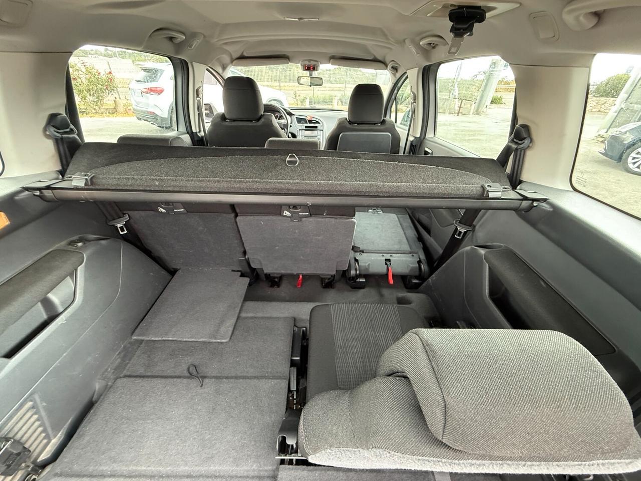 Peugeot 5008 1.6 HDi 112CV 7 POSTI