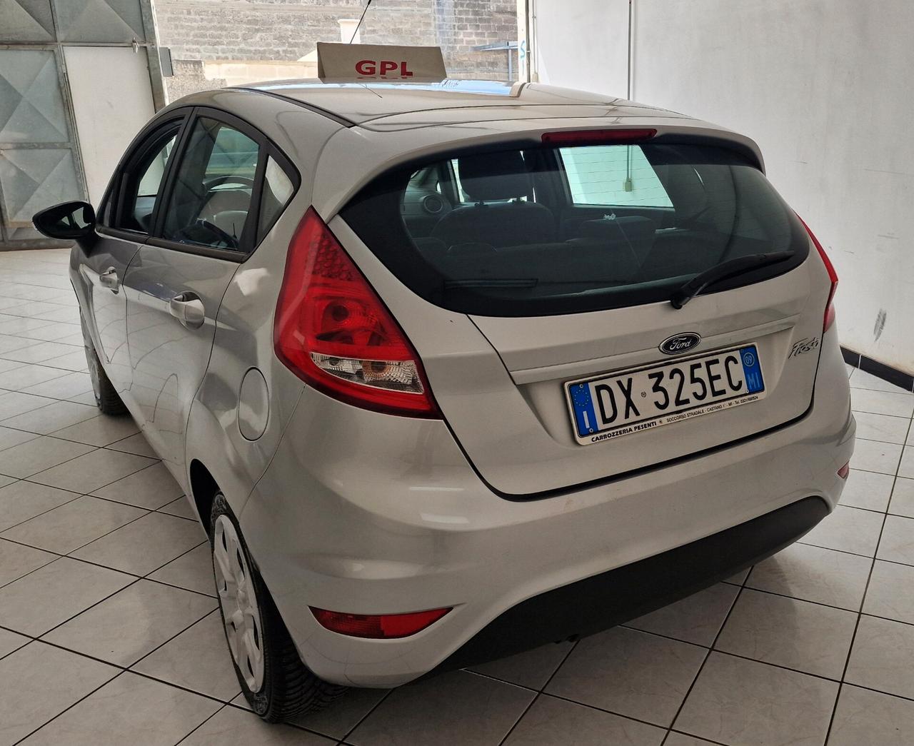 Ford Fiesta Gpl casa madre