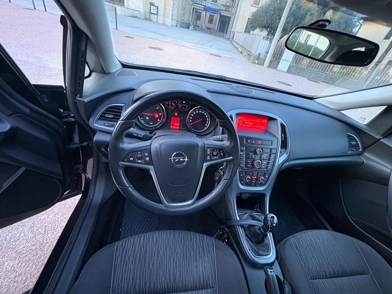 Opel Astra 1.7 CDTI 110CV Sports anno 2013