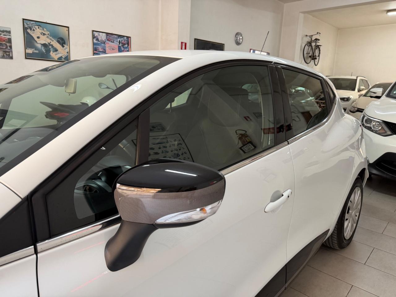 Renault Clio 1.5 DCI 75CV Costume National