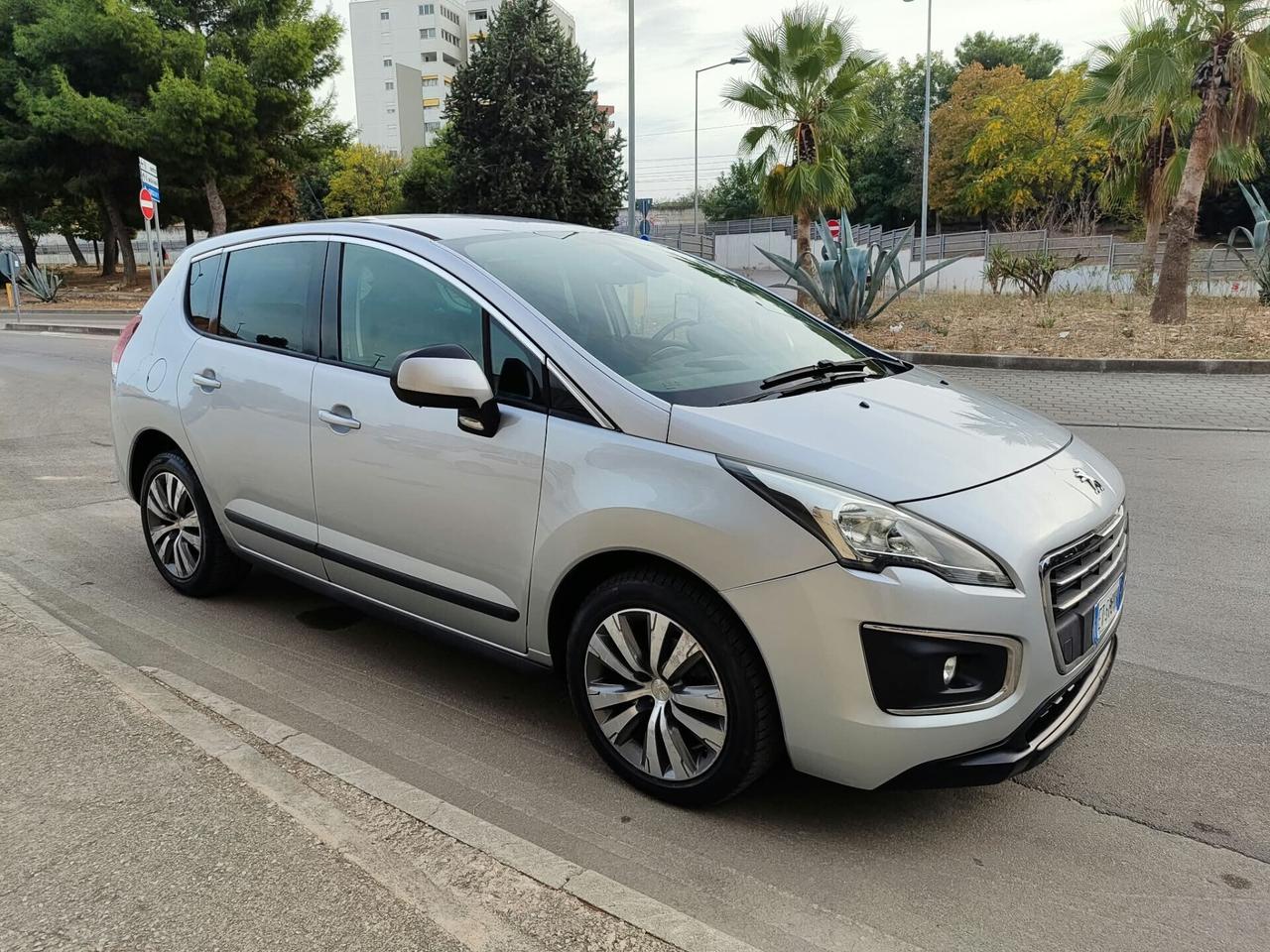 Peugeot 3008 1.6 HDi 115CV PRONTA CONSEGNA