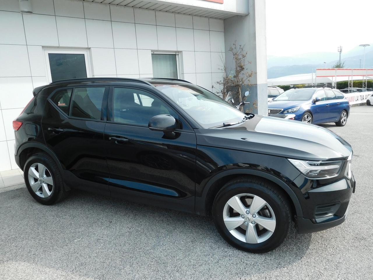 Volvo XC40 D3 AWD Momentum Core 150cv