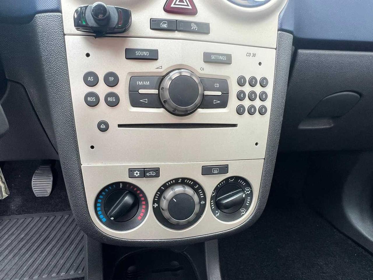 Opel Corsa 1.2 3 porte Club