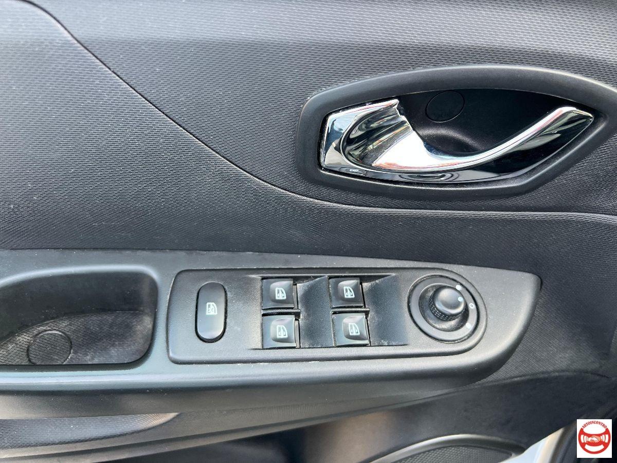 RENAULT - Captur 0.9 tce Live s&s 90cv