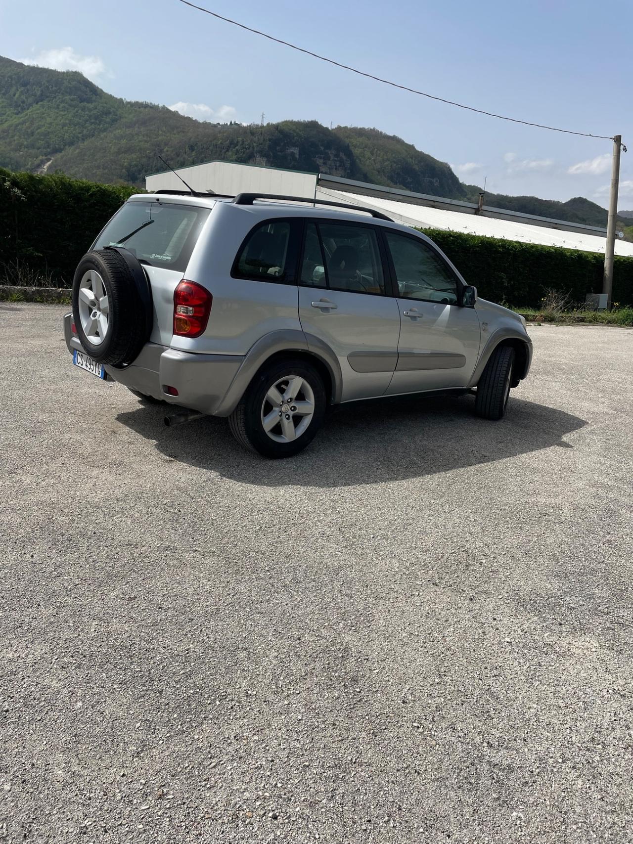 Toyota RAV 4 RAV4.com 2.0 Tdi D-4D cat 5 porte Sol