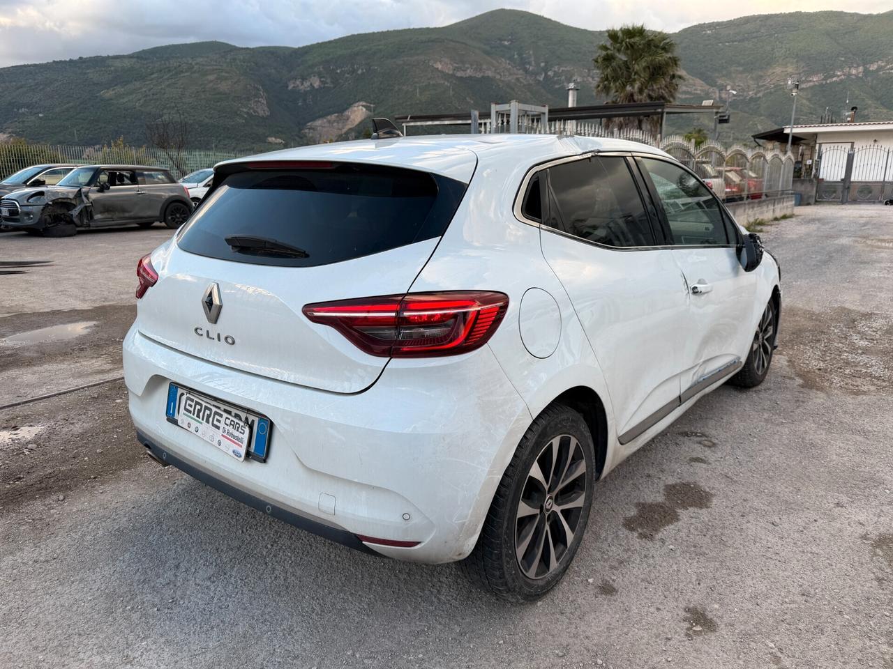 RENAULT CLIO 2023 1.0 BENZINA/GPL 101 CV *SINISTRATA