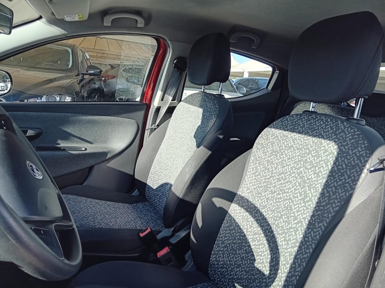 Lancia Ypsilon 1.0 FireFly 5 porte S&S Hybrid Ecochic A. Ferretti