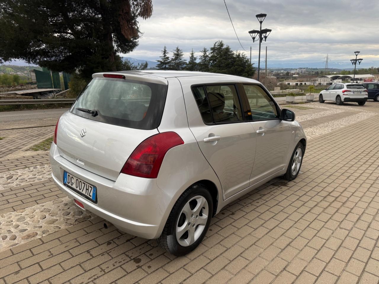 Suzuki Swift benzina