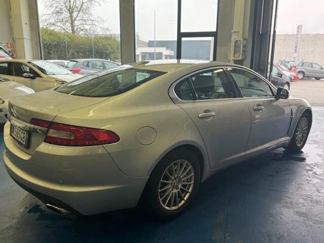 Jaguar XF 2.7D V6 Premium Luxury