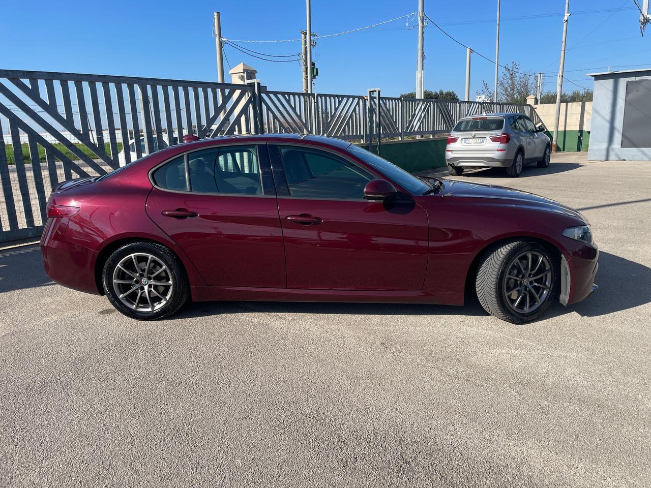 Alfa Romeo Giulia 2.2 Turbodiesel 150 CV AT8 Business-NAVIGATORE-RETROCAMERA