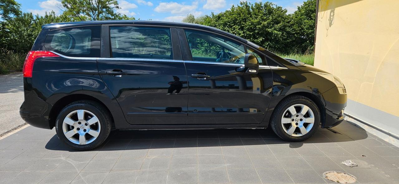 Peugeot 5008 1.6 HDi 112CV Access
