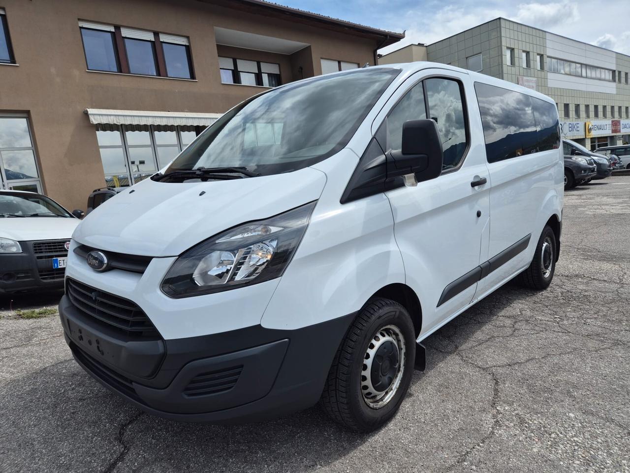 FORD TRANSIT 9 POSTI ''GANCIO TRAINO''