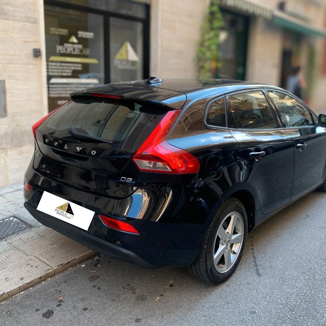 Volvo V40 D2 Geartronic R-design Momentum