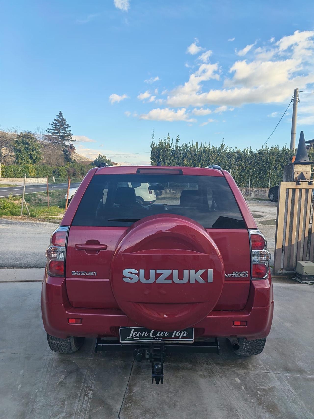Suzuki Grand Vitara 1.9 DDiS 3 porte gancio traino omologato