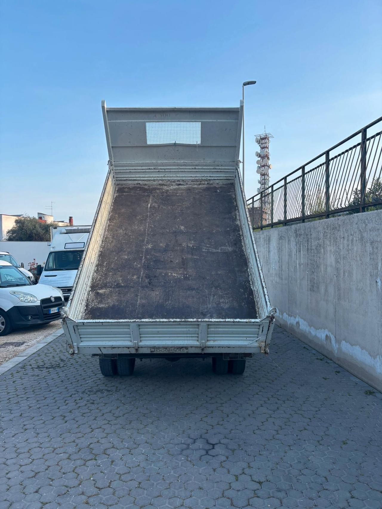 IVECO Daily 35C11 Ribaltabile Trilaterale – Pronto al lavoro