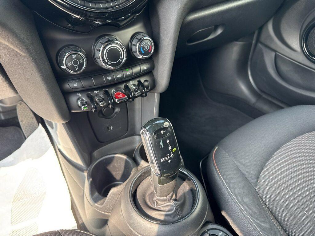 Mini Cooper 1.5 TwinPower Turbo Cooper Business XL DCT