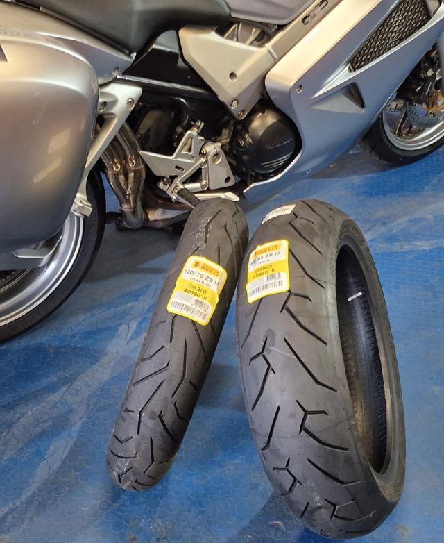 HONDA VFR 800 - ANNO 2007