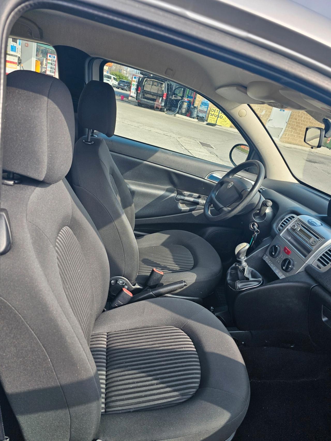 Lancia Ypsilon 1.2 69 CV Argento