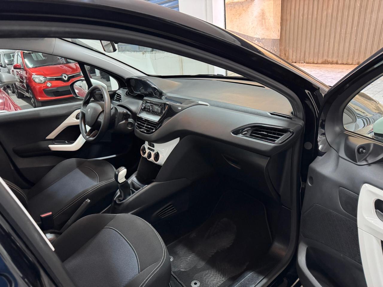 Peugeot 208 1.0 Like Neopatentati – Km Certificati – Garanzia 12 Mesi