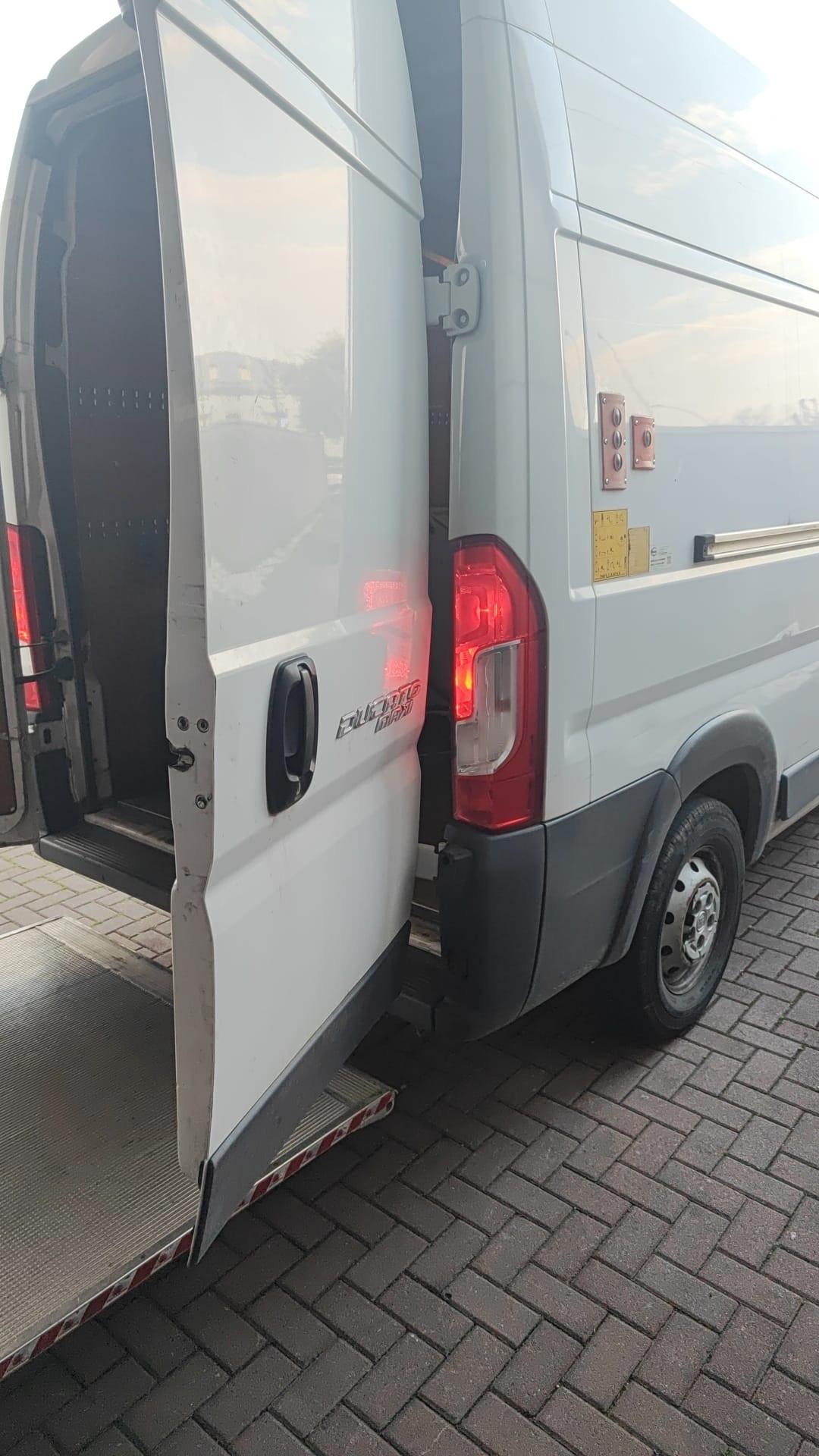 Fiat ducato con sponda idraulica