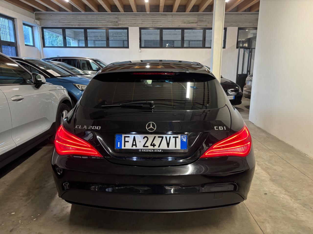 Mercedes-benz CLA 200d PREMIUM DARK