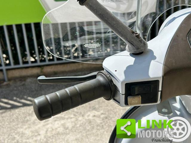 PIAGGIO Vespa 50 HP .