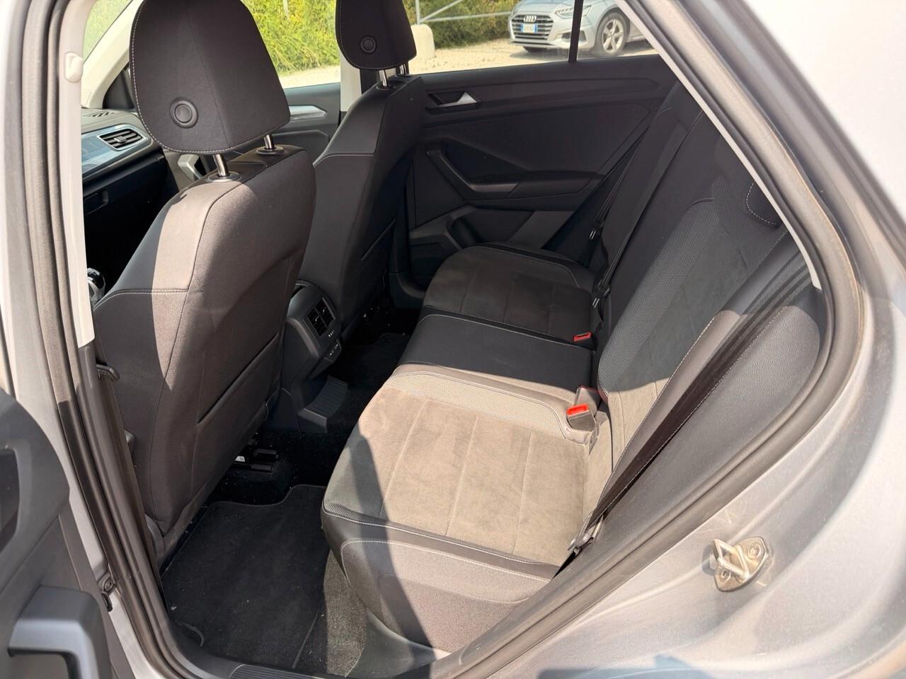 Volkswagen T-Roc 1.0 tsi Style 110cv - ok Neo Patentati