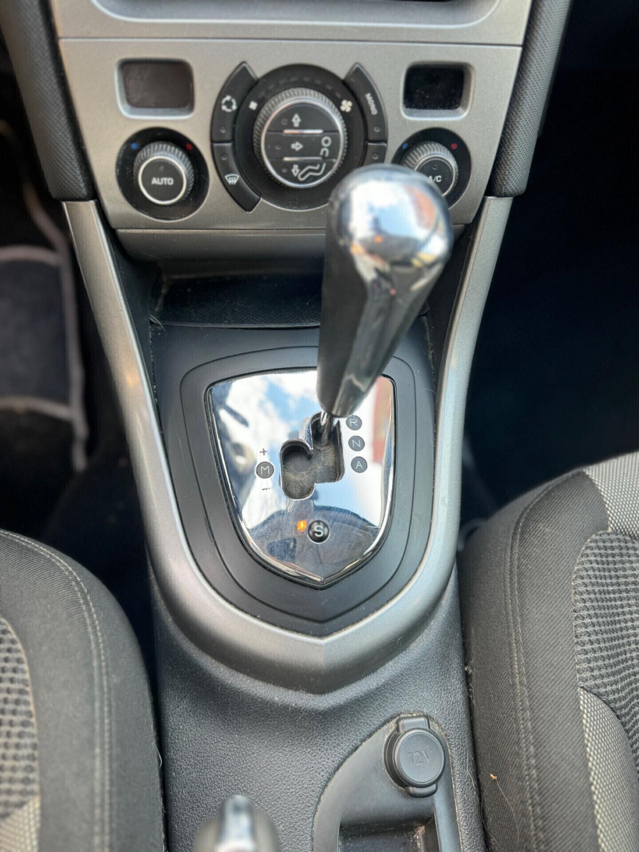 Peugeot 308 1.6 HDi 112CV cambio automatico 2011